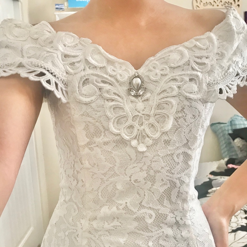 Lace wedding dress. Long gown for petite women